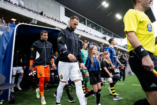 AIKs målvakt Kristoffer Nordfeldt och Alexander Milosevic