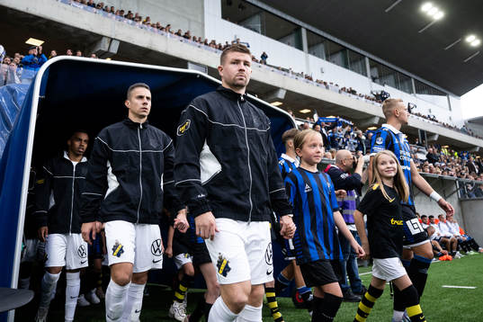 AIKs Dino Besirovic och Mads Døhr Thychosen
