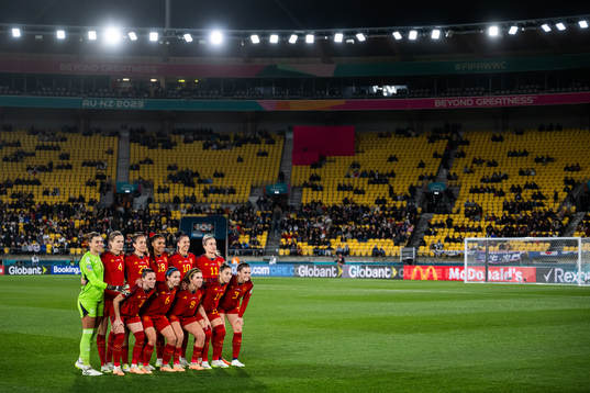 The starting eleven of Spain pose for a photo
