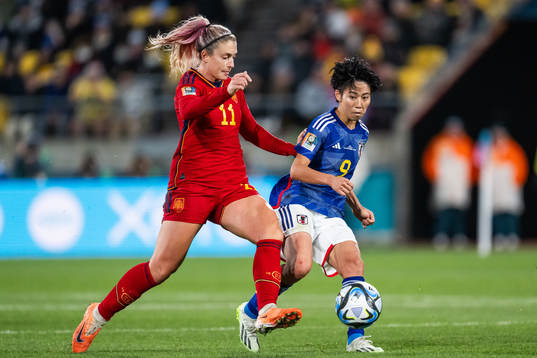 Alexia Putellas of Spain and Riko Ueki of Japan