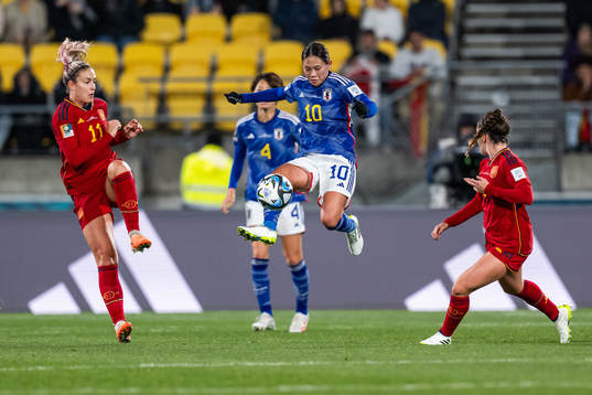 Alexia Putellas and Teresa Abelleira of Spain compete for