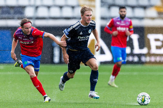 Helsingborgs Simon Bengtsson och Utsiktens Sebastian