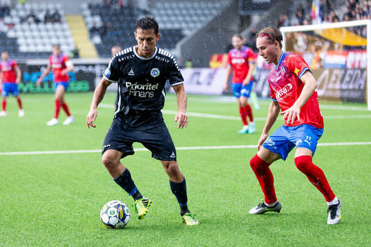 Utsiktens Predrag Randelovic och Helsingborgs Simon