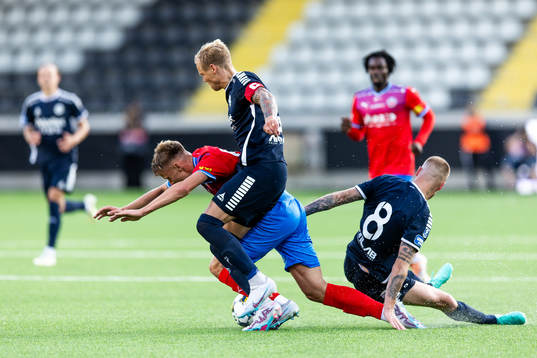 Helsingborgs Lukas Kjellnäs mot Utsiktens Jesper Brandt