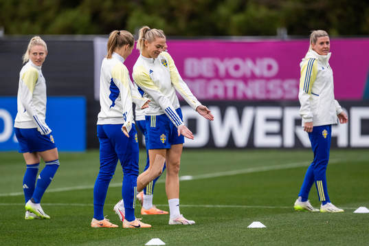 Magdalena Eriksson and Fridolina Rolfö of the Swedish