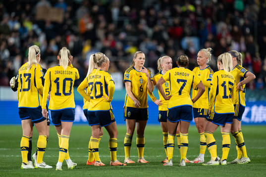 Magdalena Eriksson of Sweden with team mates