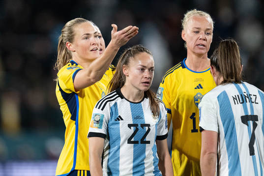 Estefania Banini and Romina Nunez of Argentina in front of
