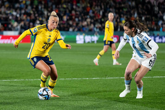 Hanna Bennison of Sweden and Aldana Cometti of Argentina