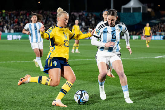Hanna Bennison of Sweden and Aldana Cometti of Argentina