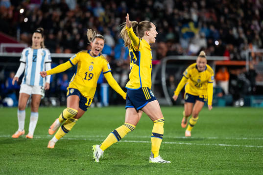 Elin Rubensson of Sweden celebrates with Johanna Rytting