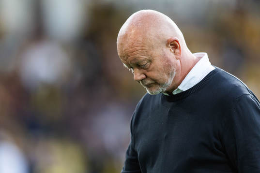 Head coach Per-Mathias Høgmo of Häcken looks dejected