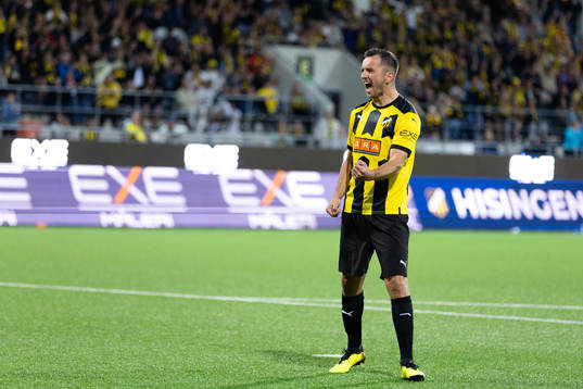 Even Hovland of Häcken celebrates scoring a penalty shot