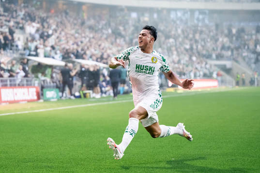 Jusef Erabi of Hammarby celebrates
