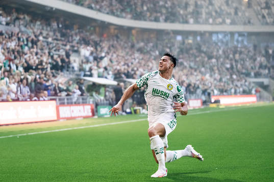 Jusef Erabi of Hammarby celebrates