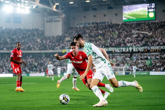 Mees Hilgers of Twente and Adi Nalic of Hammarby