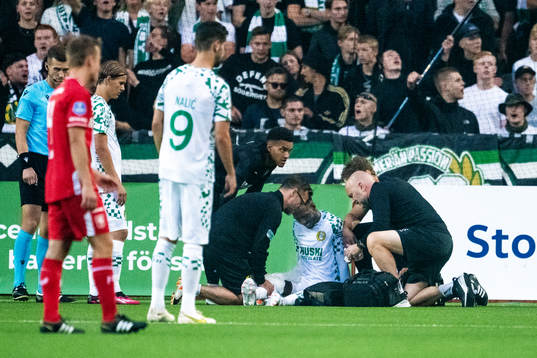 Shaquille Pinas of Hammarby recieves medical attention