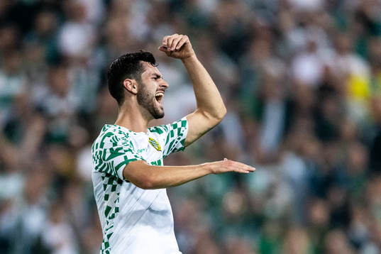 Adi Nalic of Hammarby reacts