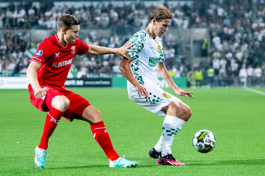 Alfons Sampsted of Twente and Markus Karlsson of Hammarby