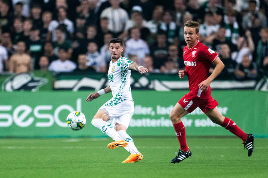 Viktor Djukanovic of Hammarby and Mathias Kjølo of Twente