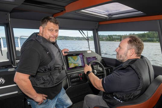 Modo hockeys sportchef Henrik Gradin  och tränare Mattias