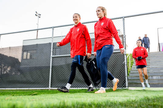 Goalkeeper Cecilie Fiskerstrand and goalkeeper Guro