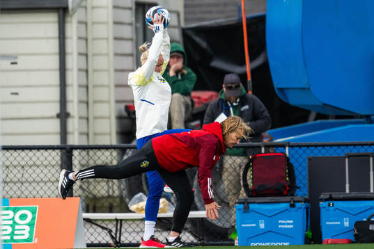 Physio Annica Näsmark and Caroline Seger of the Swedish