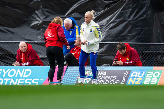 Physio Annica Näsmark and Caroline Seger of the Swedish