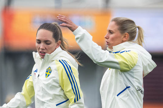 Elin Rubensson and Jonna Andersson of the Swedish women's