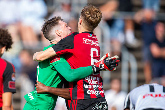 Östersunds målvakt Andrew Robert Mills och Jakob