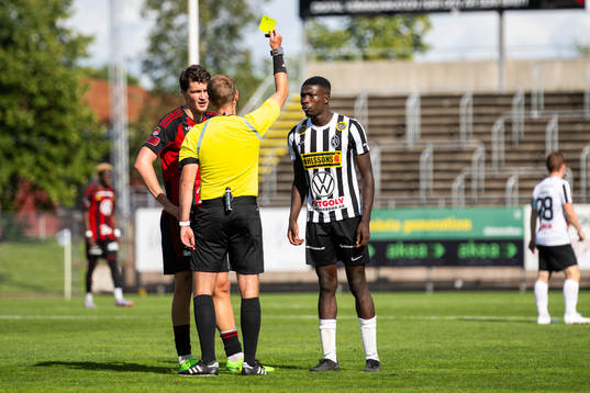 Landskronas Ousmane Diawara och Östersunds Myroslav Mazur