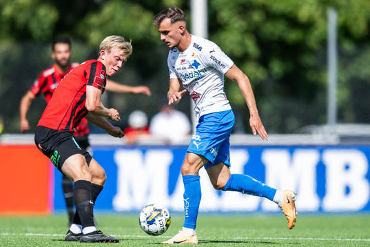 Brommapojkarnas Alexander Jensen och Värnamos Ajdin