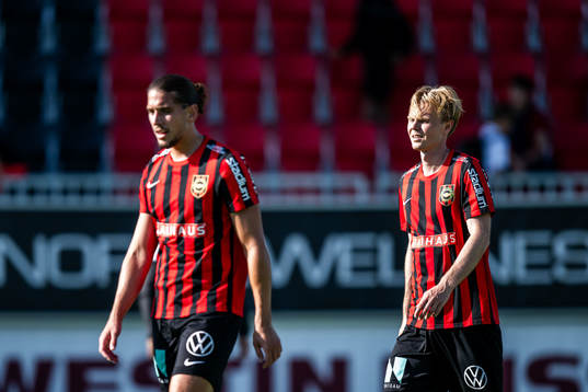 Brommapojkarnas Nikola Vasic och Tim Waker deppar
