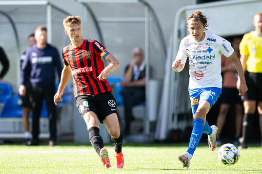 Brommapojkarnas Samuel Leach Holm och Värnamos Simon Thern