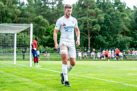 Österlens Erik Pärsson skadas och tvingas utgå