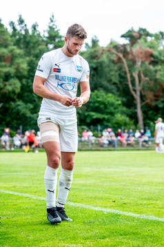 Österlens Erik Pärsson skadas och tvingas utgå