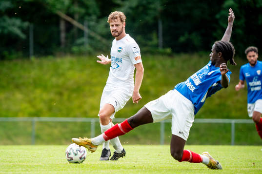 Österlens Rebin Asaad mot FBK Balkans Max'Med Omar Mohamed