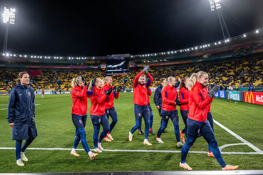 Ada Hegerberg with teammates of Norway