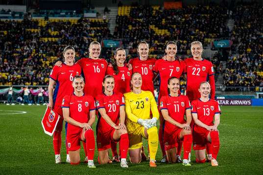 The starting eleven of Norway pose for a team photo