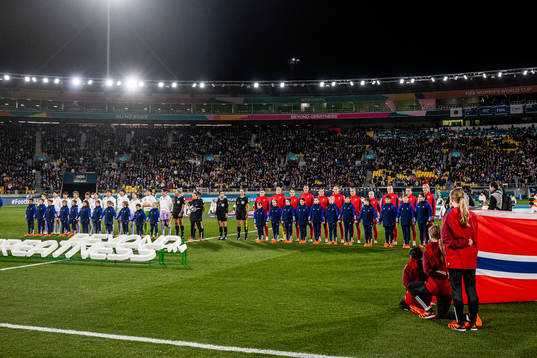 Players of Japan and Norway lineup