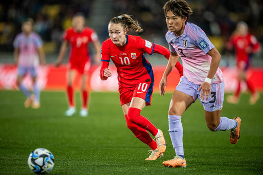 Caroline Graham Hansen of Norway and Moeka Minami of Japan