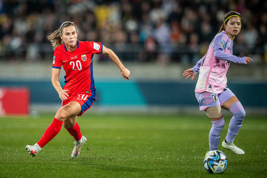 Emilie Bosshard Haavi of Norway and Yui Hasegawa of Japan