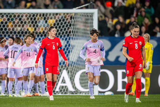 Maren Mjelde and Vilde Bøe Risa of Norway  look dejected