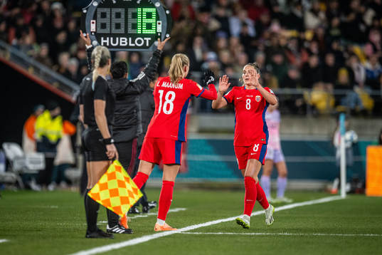 Frida Maanum and Vilde Bøe Risa of Norway