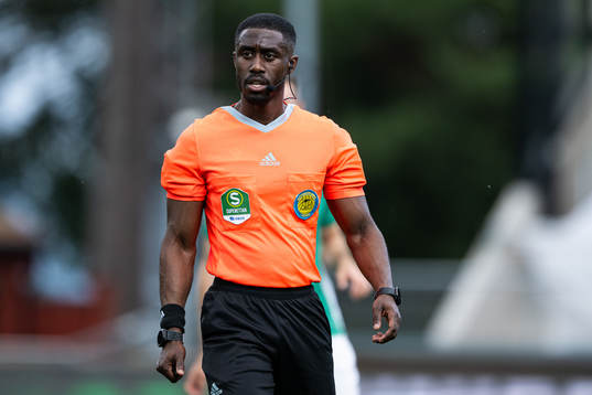 Domare Fredrik Oppong
