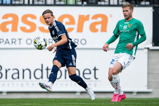Utsiktens Fredrik Martinsson och Jönköpings Södras Anton