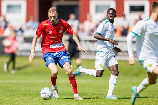 Bläddra bland fler bilder av Fotboll, Ettan södra, herr, Tvååker - BK Olympic