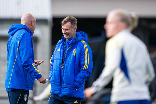 Assistant coach Magnus Wikman and head coach Peter