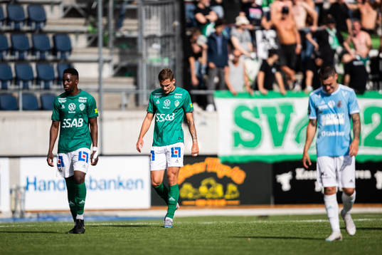Brages och Gefles spelare lämnar planen