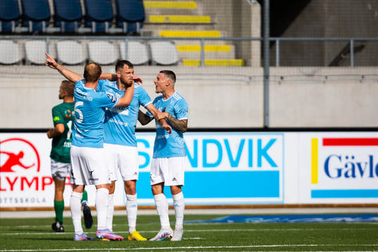 Gefles Leo Englund jublar
