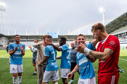 Gefles Constantino Capotondi och målvakt Robin Wallinder